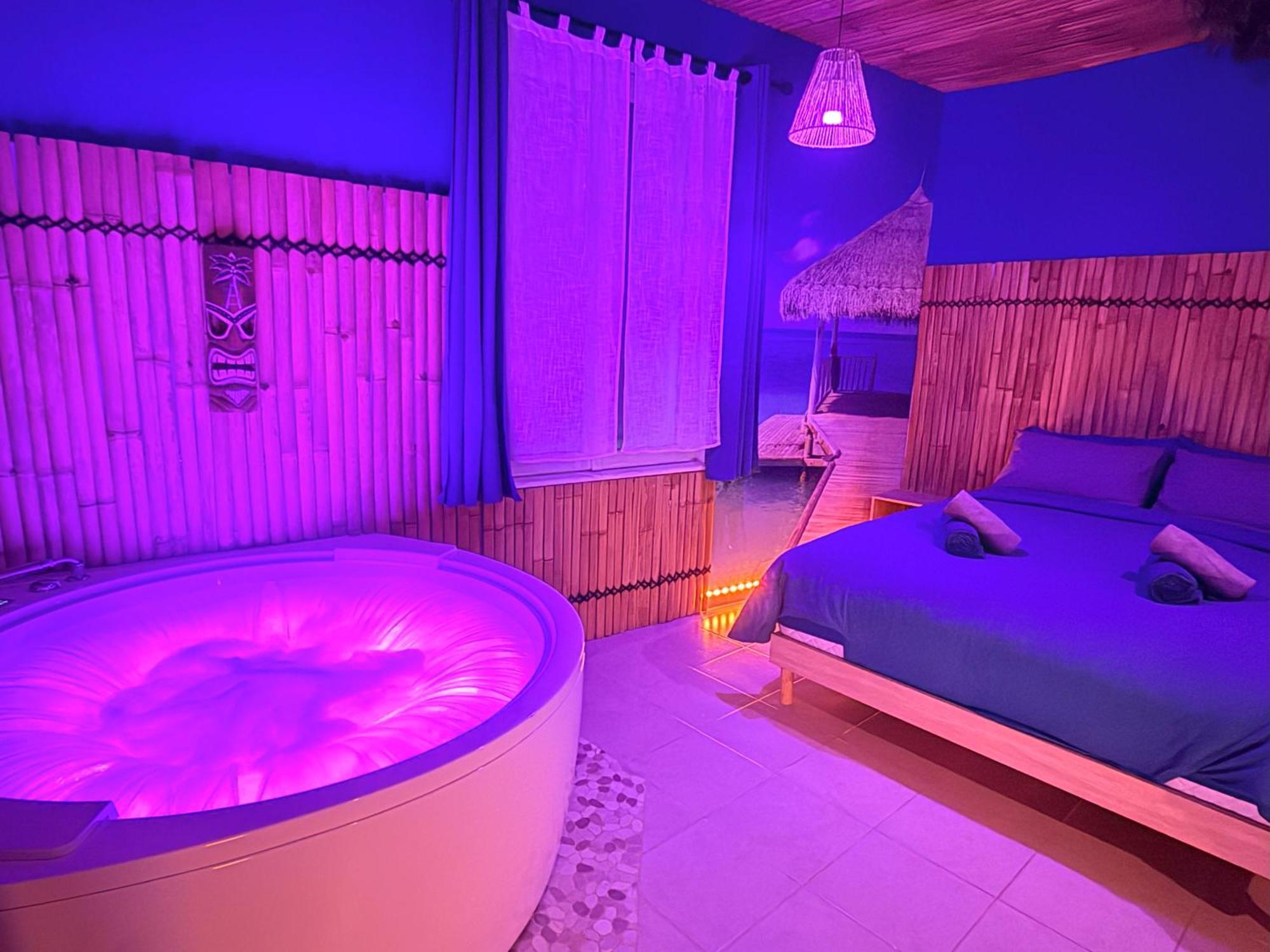 Narbnb - Bora-Bora Suite - Jacuzzi - Centre - Clim ナルボンヌ エクステリア 写真